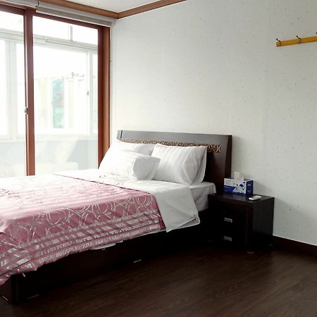 Happy Memory Hotel จอนจู ภายนอก รูปภาพ